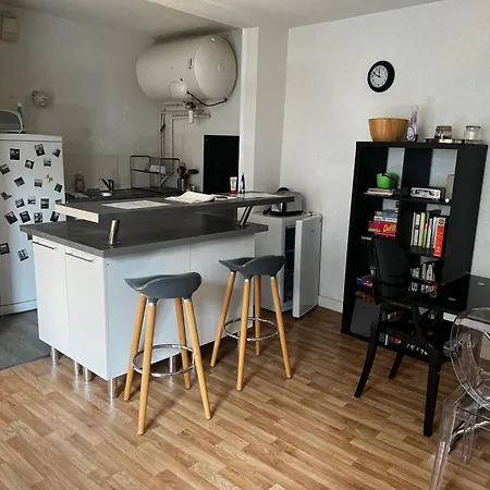 Au Coeur Du Quartier Historique De Moulins Apartment